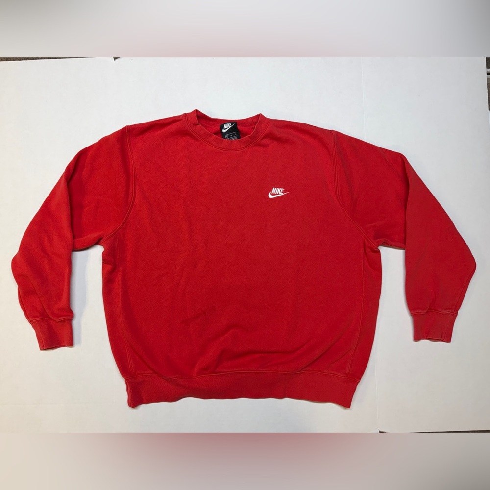 Nike Classic Red Logo Men’s XL Crewneck Sweater